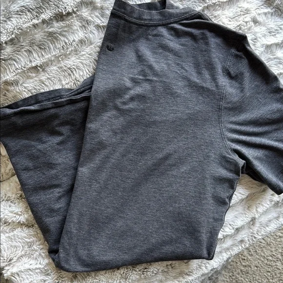 Lululemon Athletica Gray Fitted Short Sleeve Tee - Picture 4 of 4